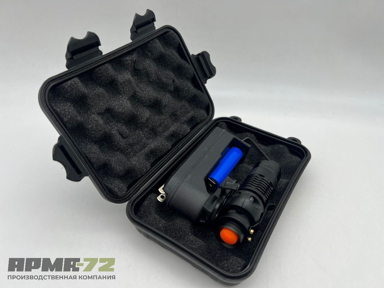 Фонарик тактический для шлема